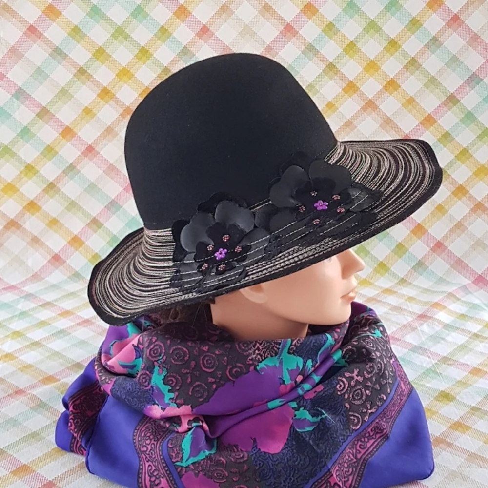 VINTAGE Liz Claiborne 100% Wool Wide Brim Cloche Hat Navy Blue Black Flower